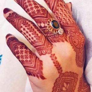 Henna designs for upcoming festivals