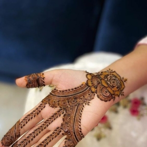 Beautiful Simple Mehndi Designs for festive look Page