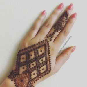 Very attractive floral cut style Mehndi design for cute palm latest design