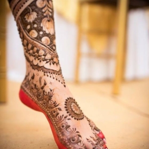 Trending Foot Mehendi Designs For Brides