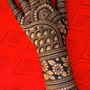 Cute Ornamental Jewellery Style Back Hand Henna Mehndi Designs in Hindi by Jyoti Sachdeva