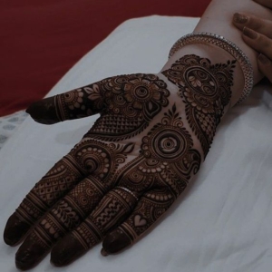 simple mehndi design ideas to save for weddings and other occasions Bridal Mehendi and Makeup