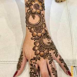 Latest Back Hand Mehndi Design For Trendy Brides To Be