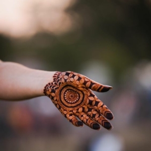 Trendy And Stunning Finger Mehndi Designs For Brides